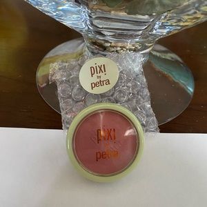 Pixi by Petra peach parfait blush